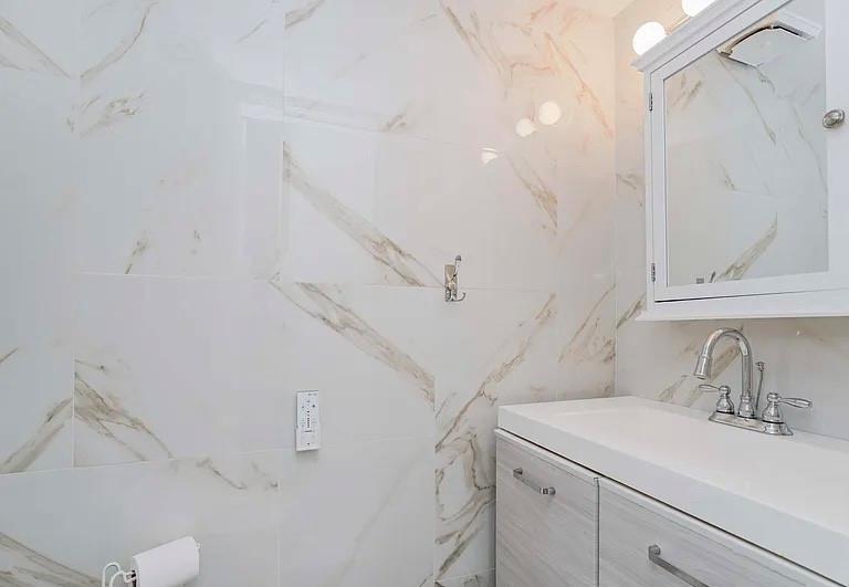 86 Tioga Street, Staten  Island, New York, 10301 image 13