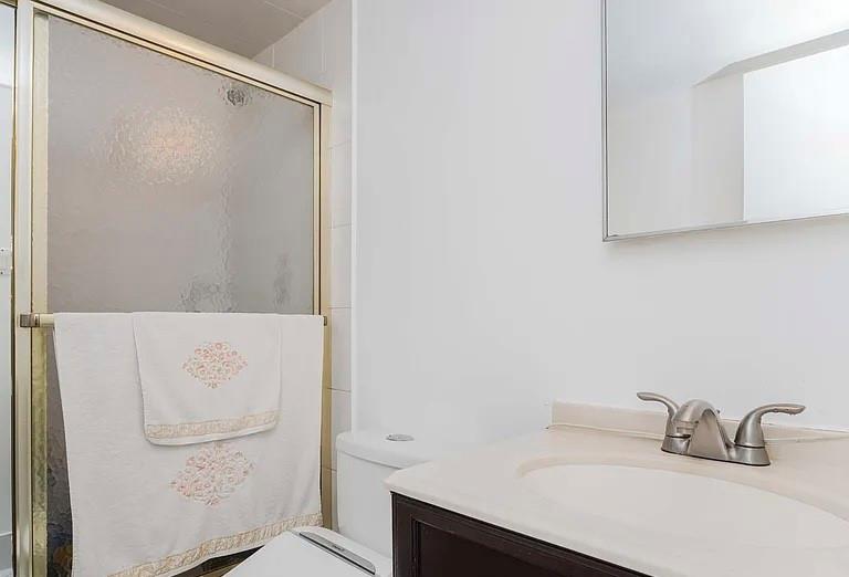 86 Tioga Street, Staten  Island, New York, 10301 image 18