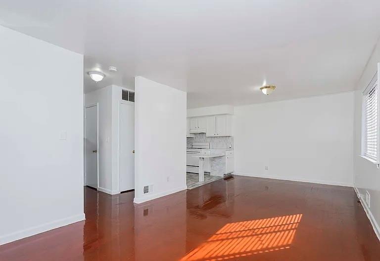 86 Tioga Street, Staten  Island, New York, 10301 image 23