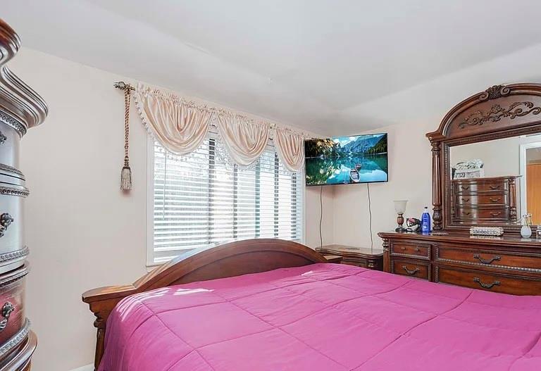 86 Tioga Street, Staten  Island, New York, 10301 image 26
