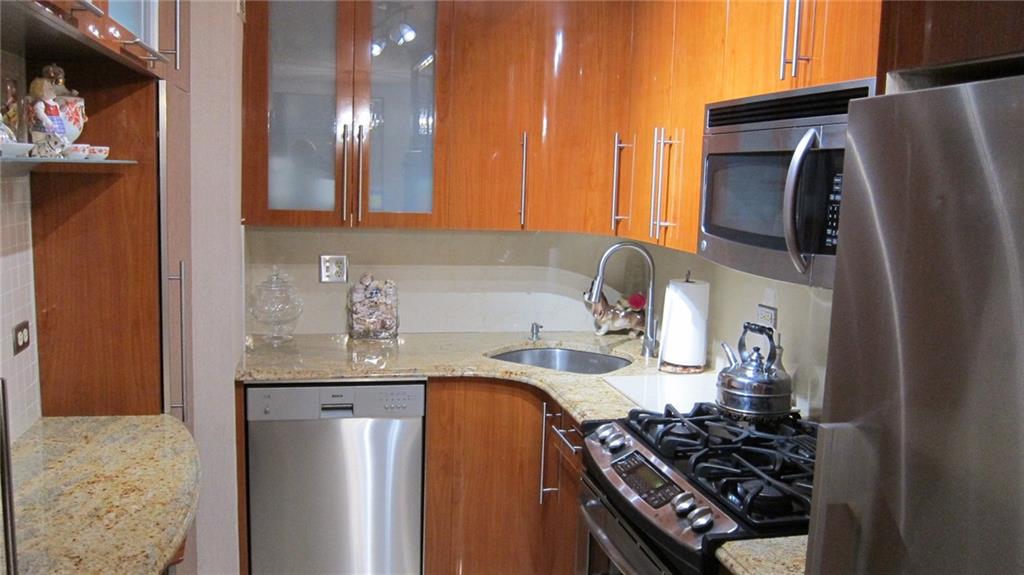 35 Seacoast Terrace 17F, Brooklyn, New York, 11235 image 11