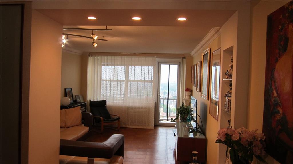 35 Seacoast Terrace 17F, Brooklyn, New York, 11235 image 6