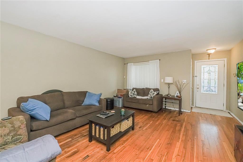 12 Benton Court Image 3