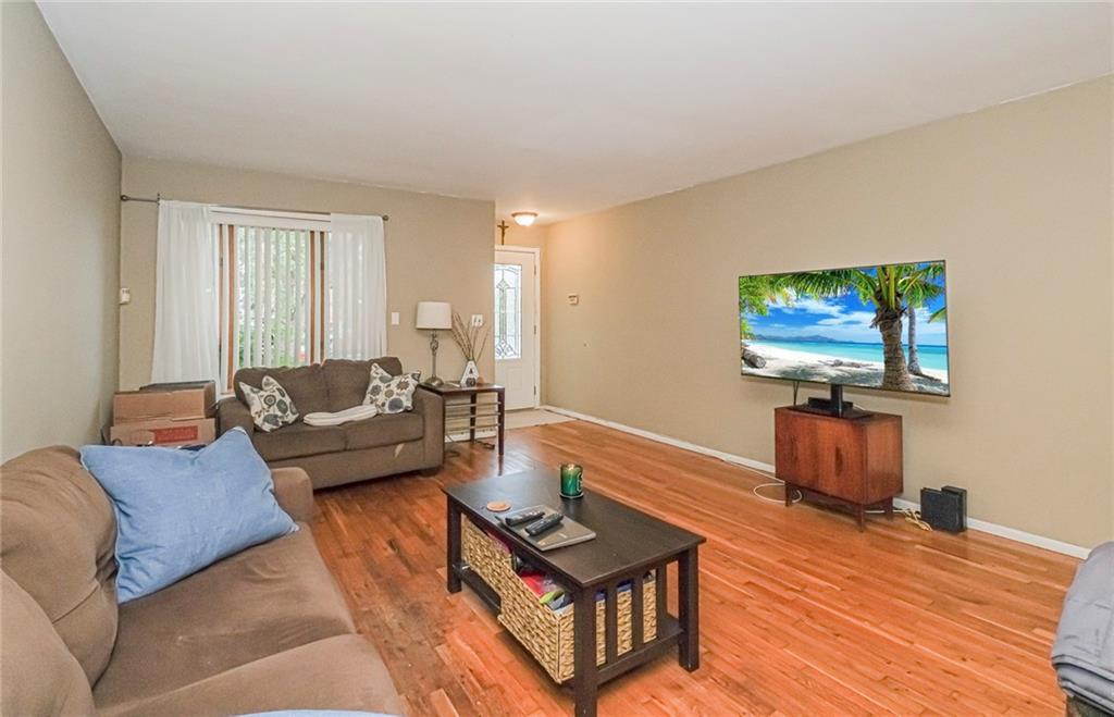 12 Benton Court Image 4