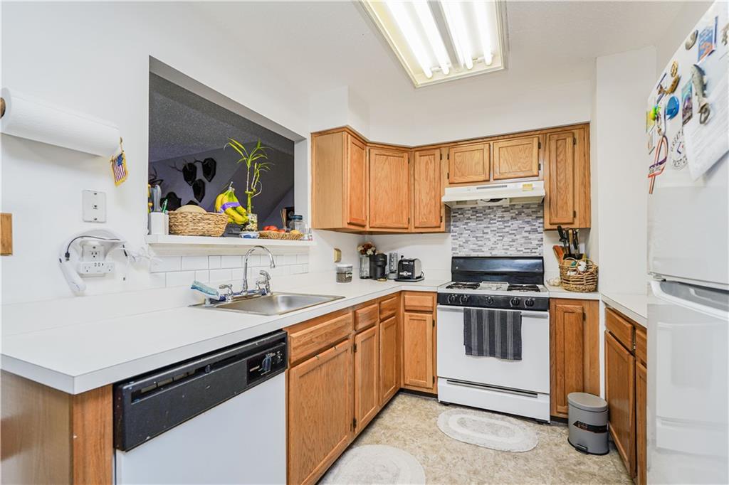 287 Jamie Lane, Staten  Island, New York, 10312 image 6