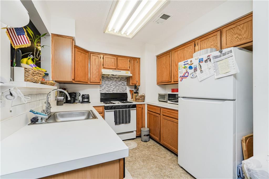 287 Jamie Lane, Staten  Island, New York, 10312 image 7