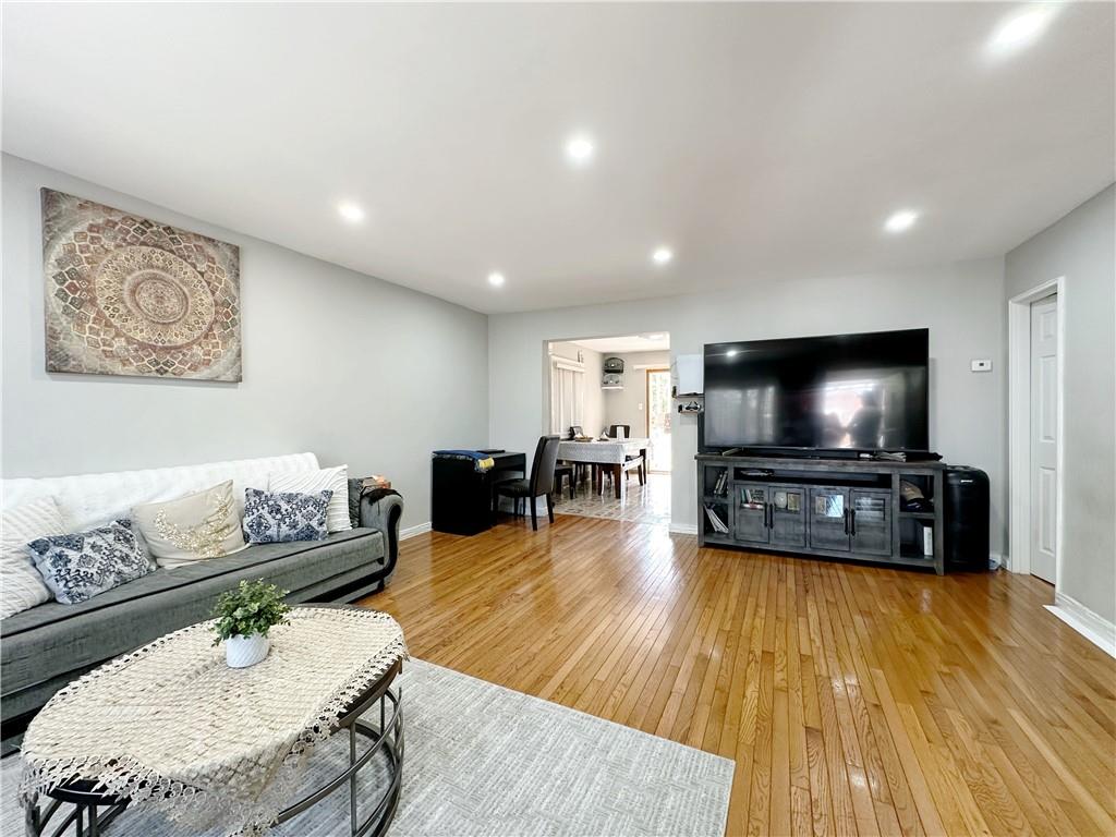 2510 Bath Avenue Image 2