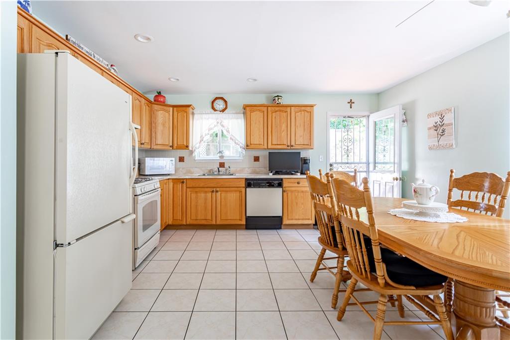 132 South Railroad Avenue, Staten  Island, New York, 10305 image 11