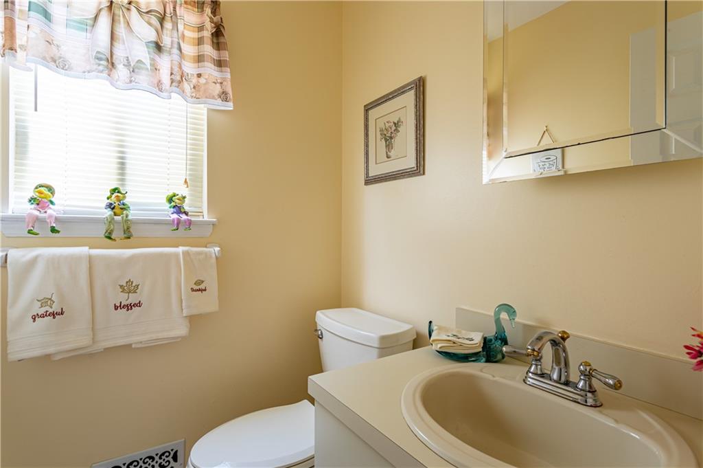132 South Railroad Avenue, Staten  Island, New York, 10305 image 14