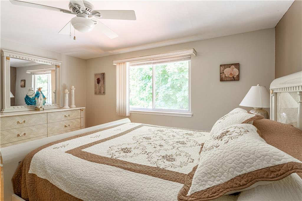 132 South Railroad Avenue, Staten  Island, New York, 10305 image 17