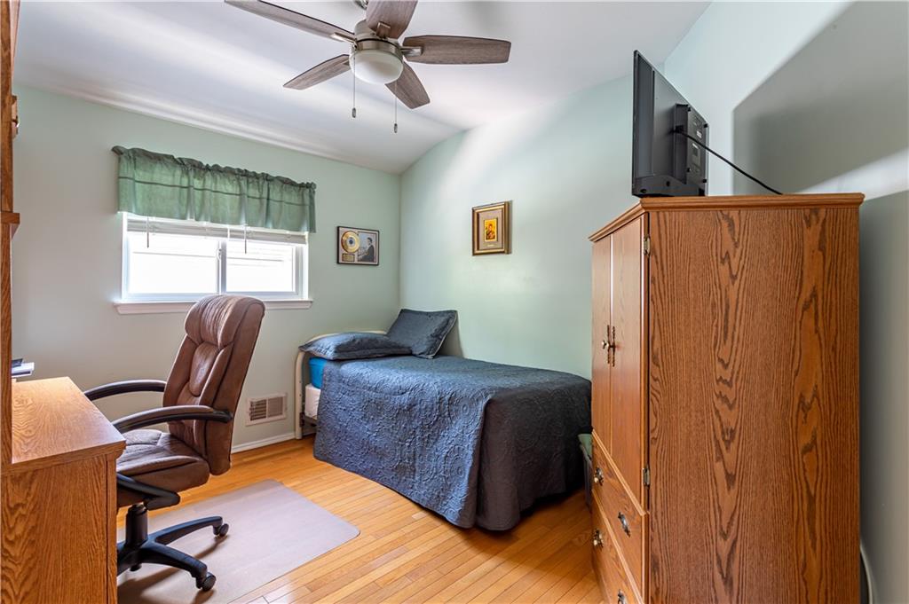 132 South Railroad Avenue, Staten  Island, New York, 10305 image 21