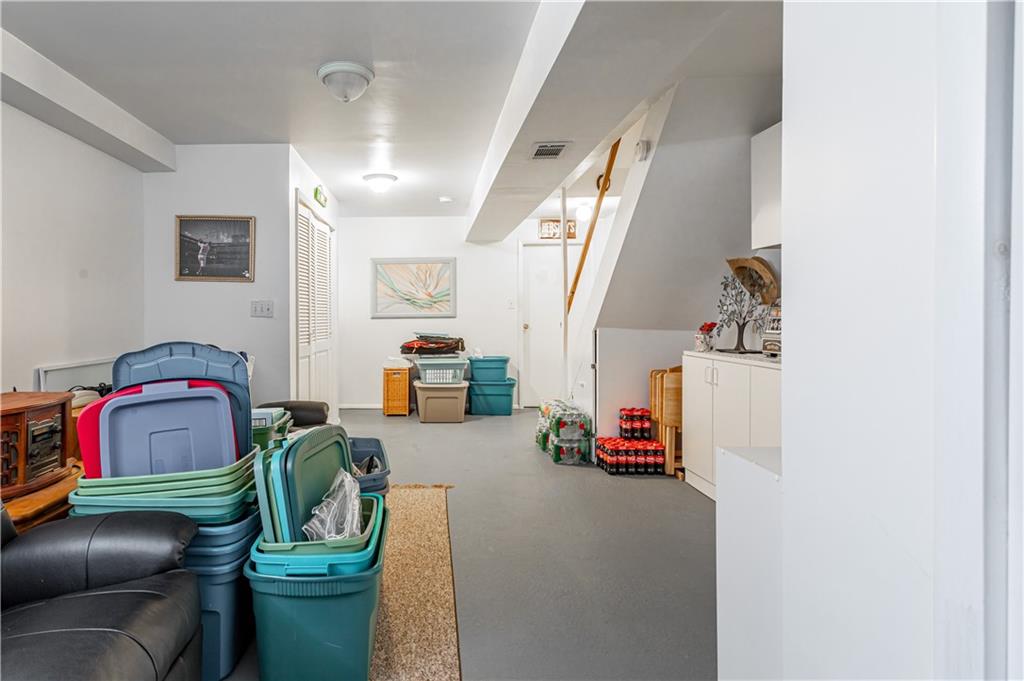 132 South Railroad Avenue, Staten  Island, New York, 10305 image 26
