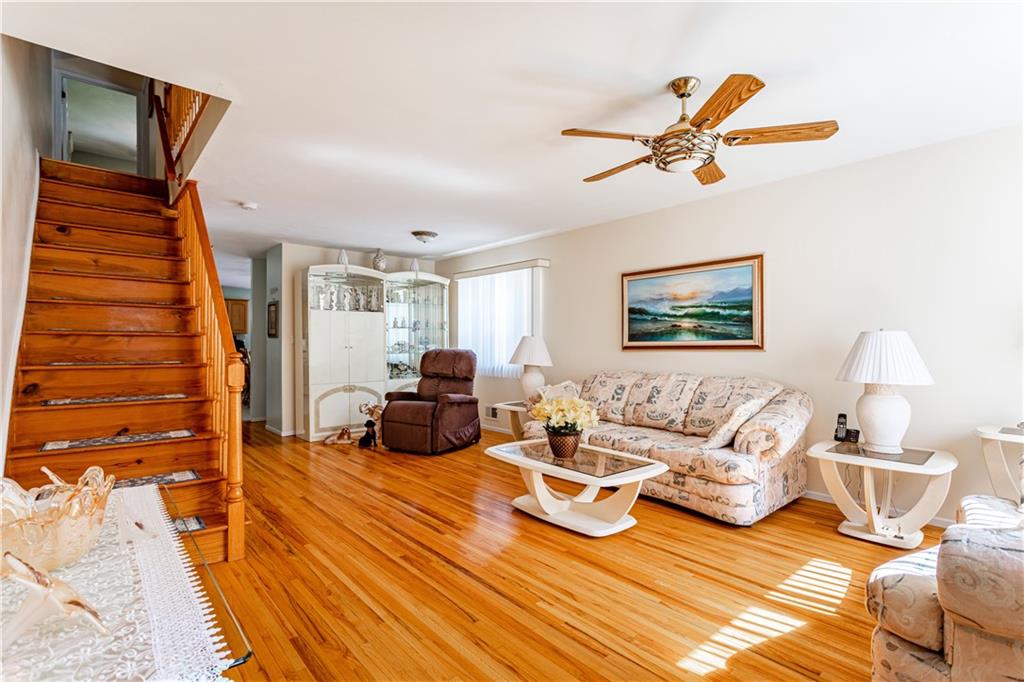 132 South Railroad Avenue, Staten  Island, New York, 10305 image 8