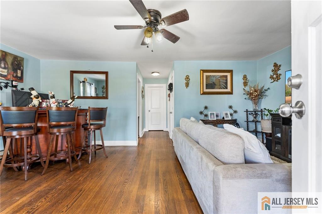 1214 New Market Avenue Image 4