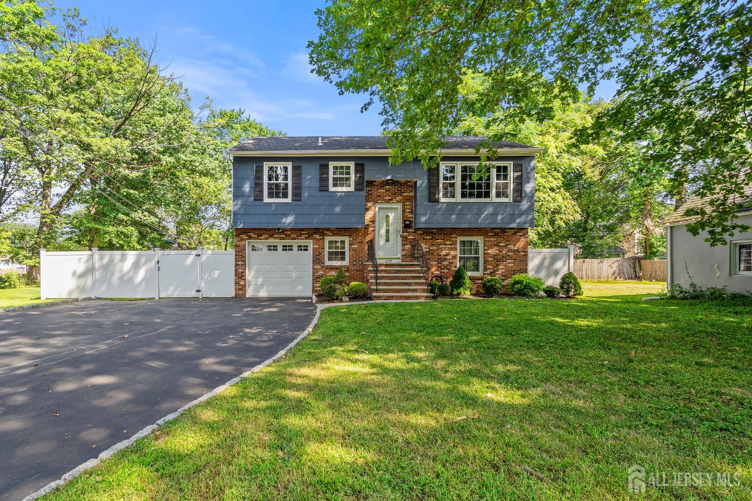 1279-1281 Arlington Avenue Image 1