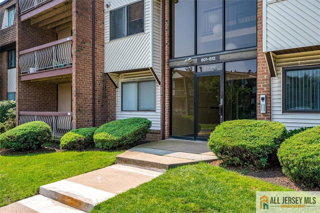 811 Edison Glen Terrace 811 Image 2
