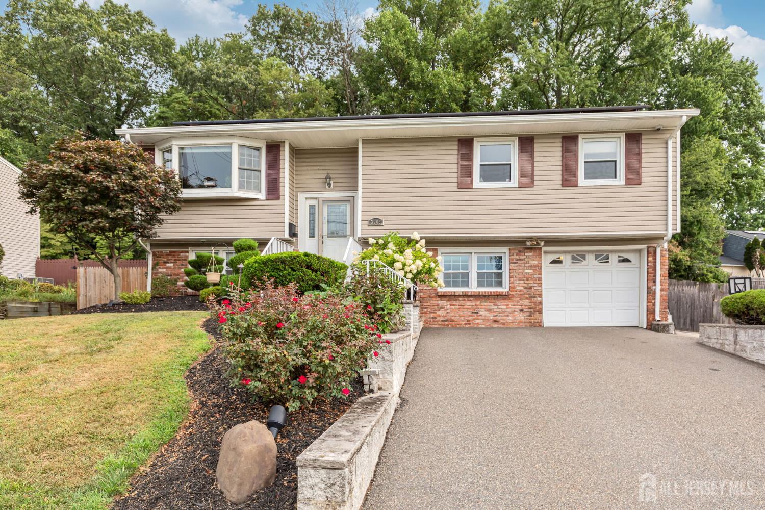 3209 Clark Lane Image 1