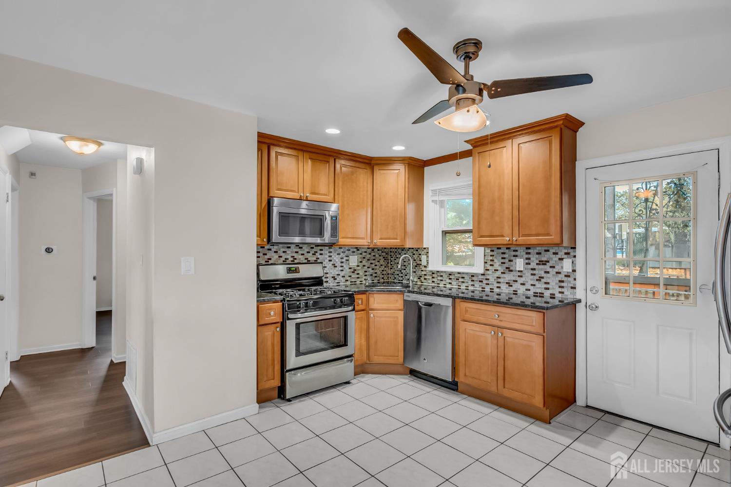 58 Rose Street, Edison, NJ, 08817 image 18
