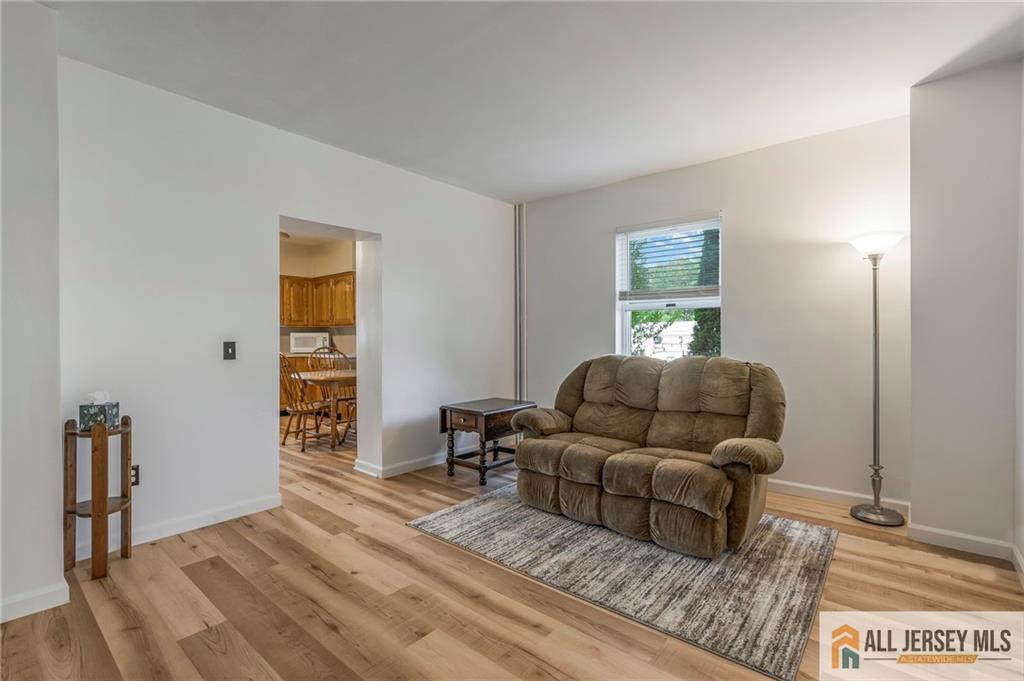 114 Runyon Avenue Image 4