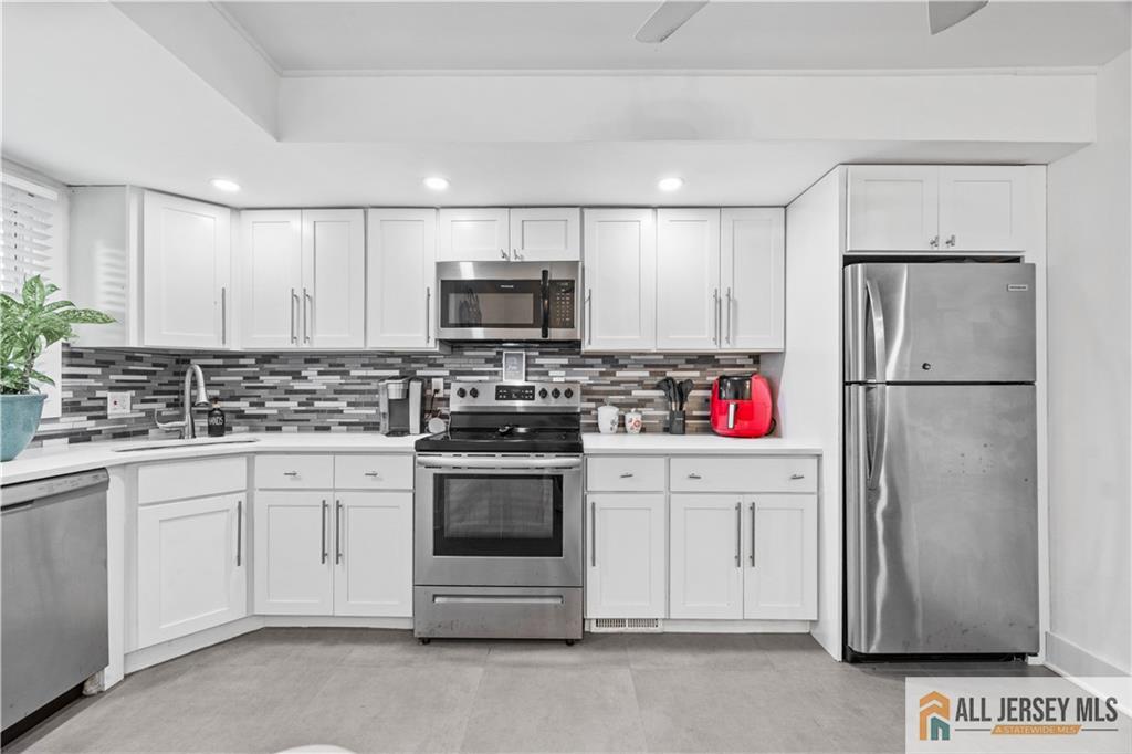 106 Newark Avenue, Union Beach, NJ, 07735 image 19