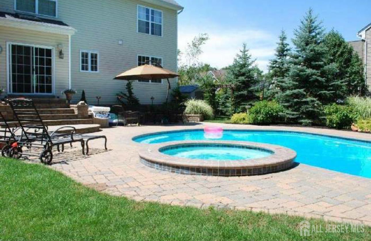 28 Woodfield Court Image 1