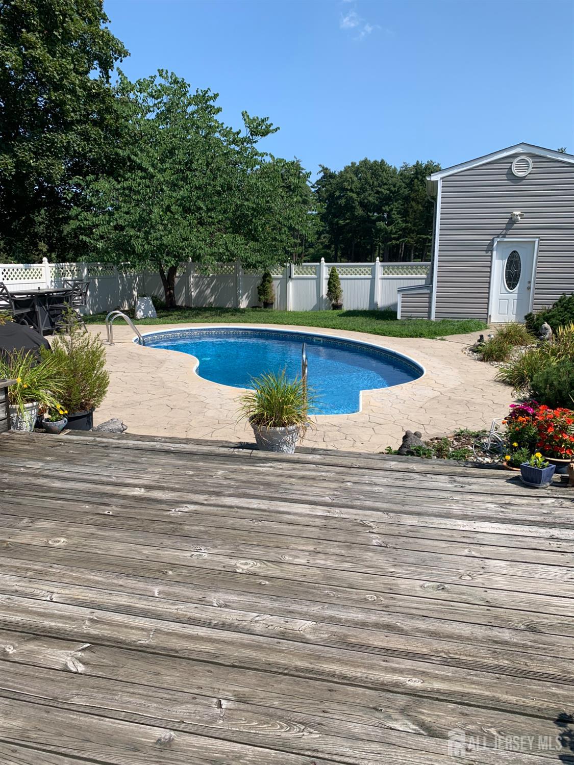 803 Nassau Street Image 2