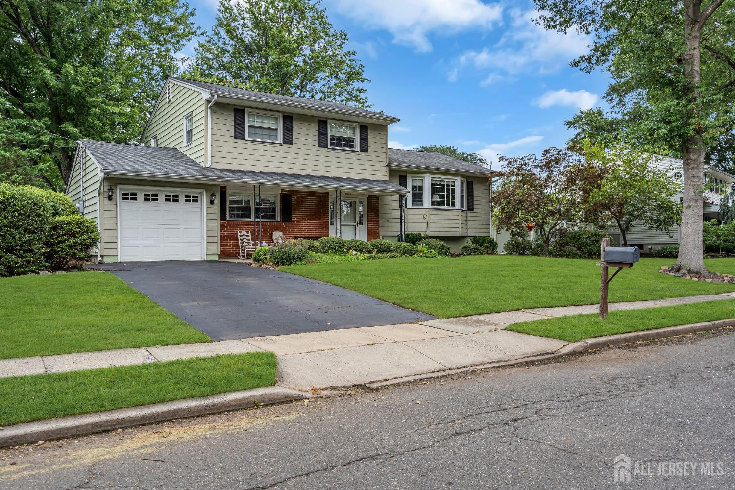 1511 S Indian Place Image 3