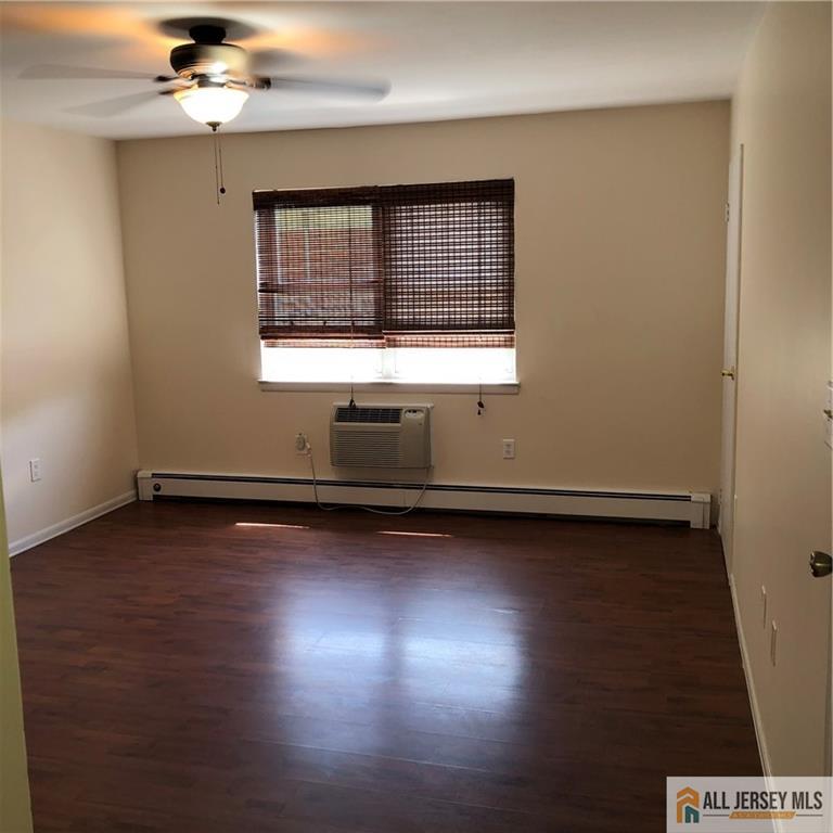 289 Main Street 9R Image 3