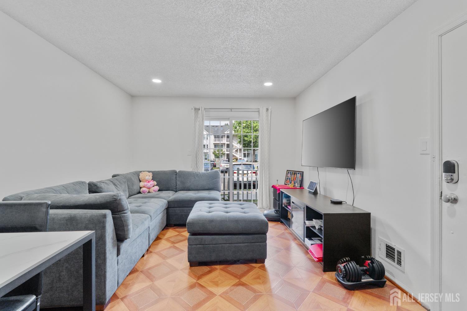 251 Kempsey Drive Image 5