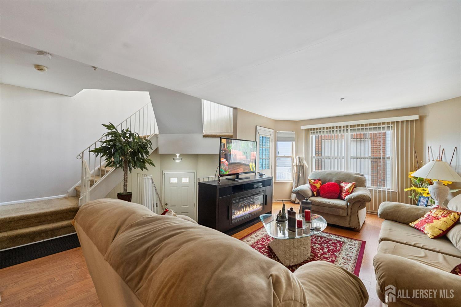 816 Harbortown Boulevard 816 Image 3