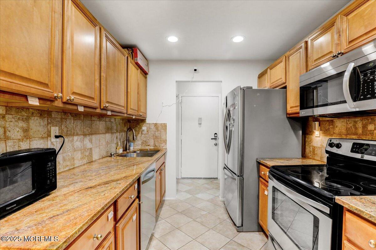 29 Meadow Green Circle A, Manalapan, NJ, 07726 image 16