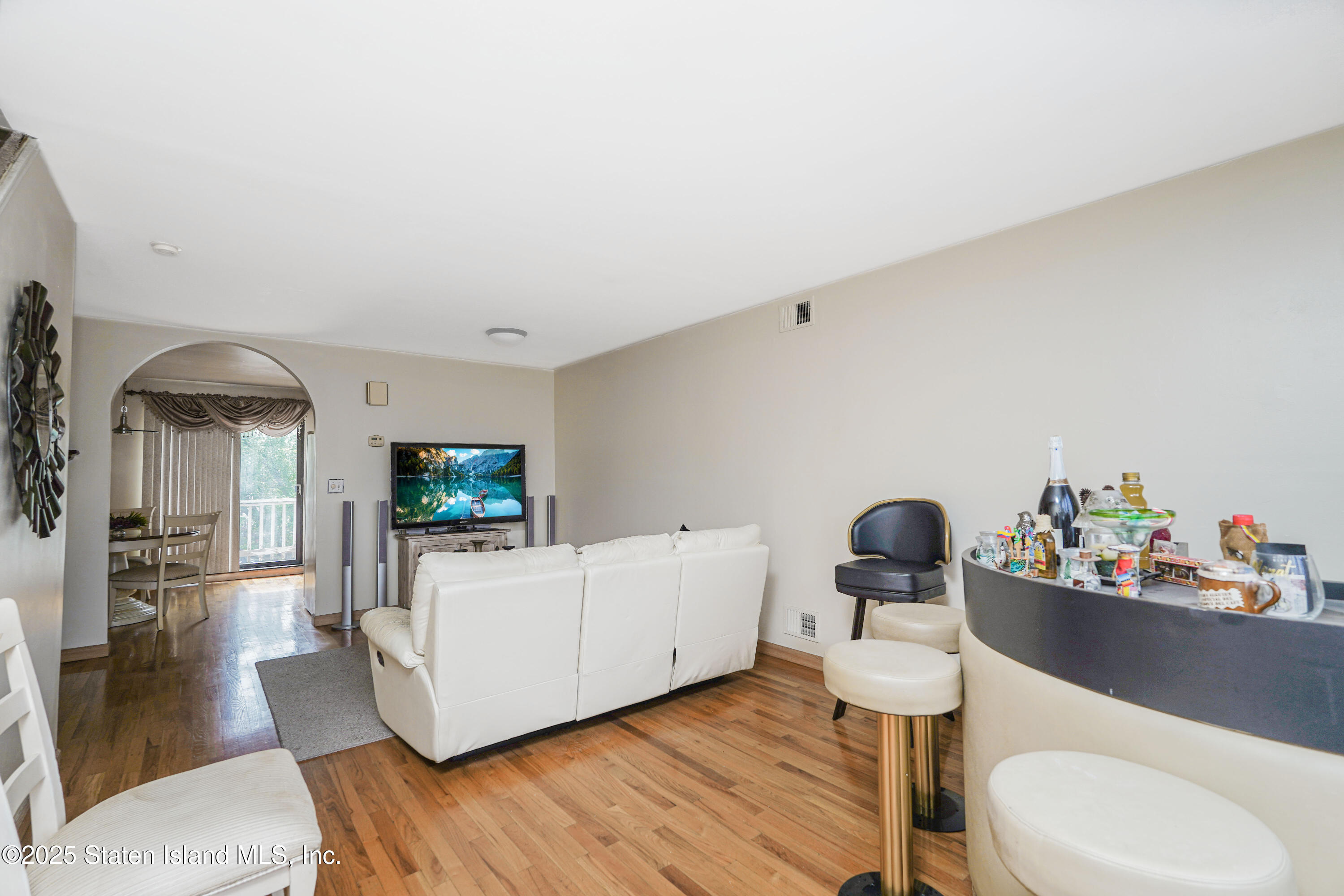 364 Walker Street Image 4