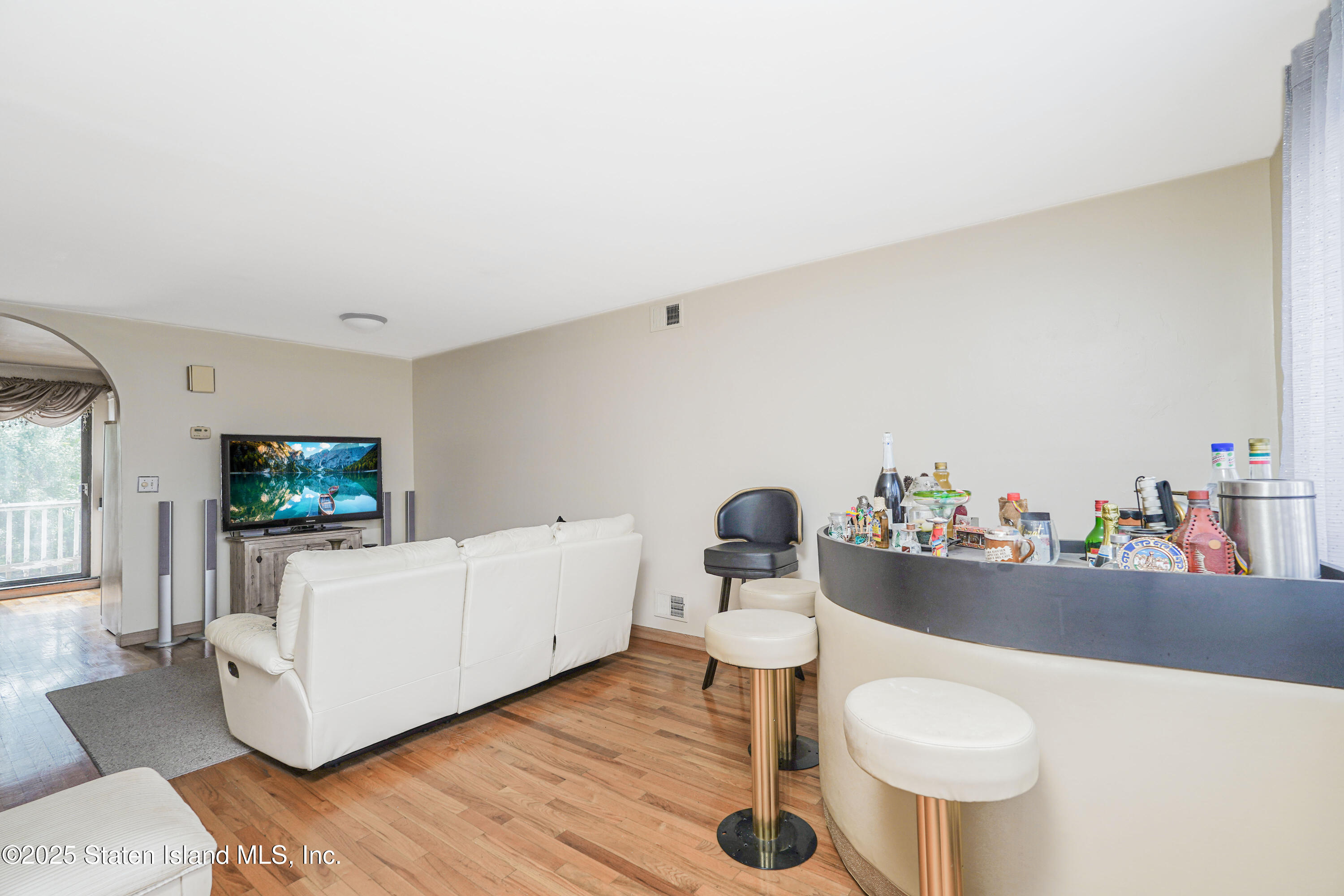 364 Walker Street Image 5