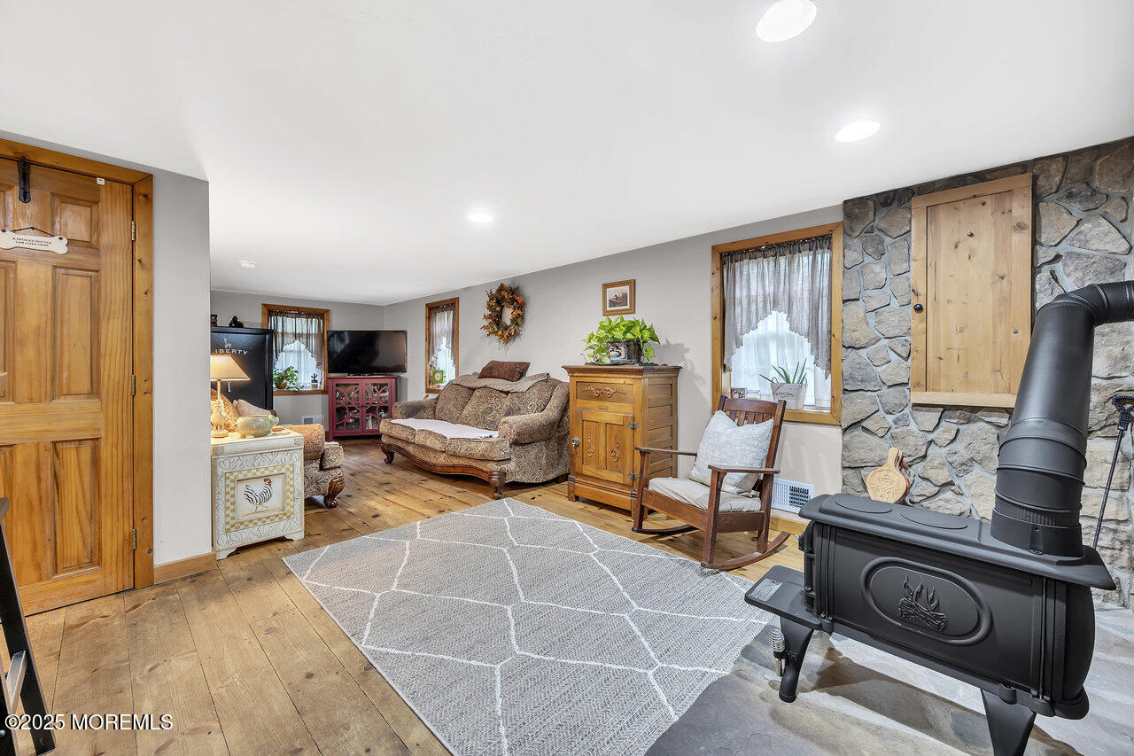 33 Fort Avenue, New Egypt, NJ, 08533 image 9