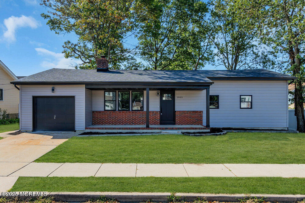 1905 Ravenwood Drive Image 1