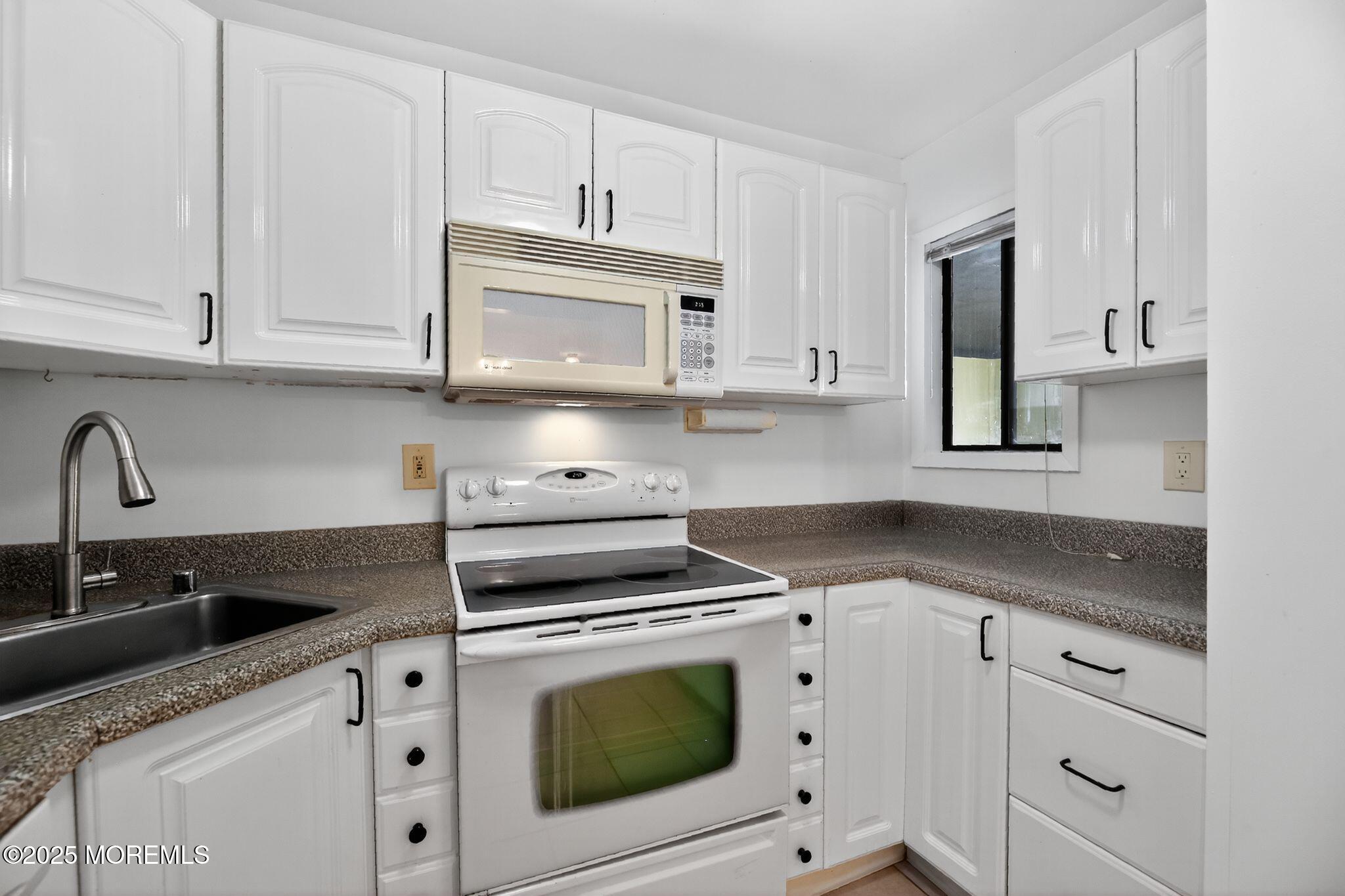 154 Cross Slope Court G, Manalapan, NJ, 07726 image 16