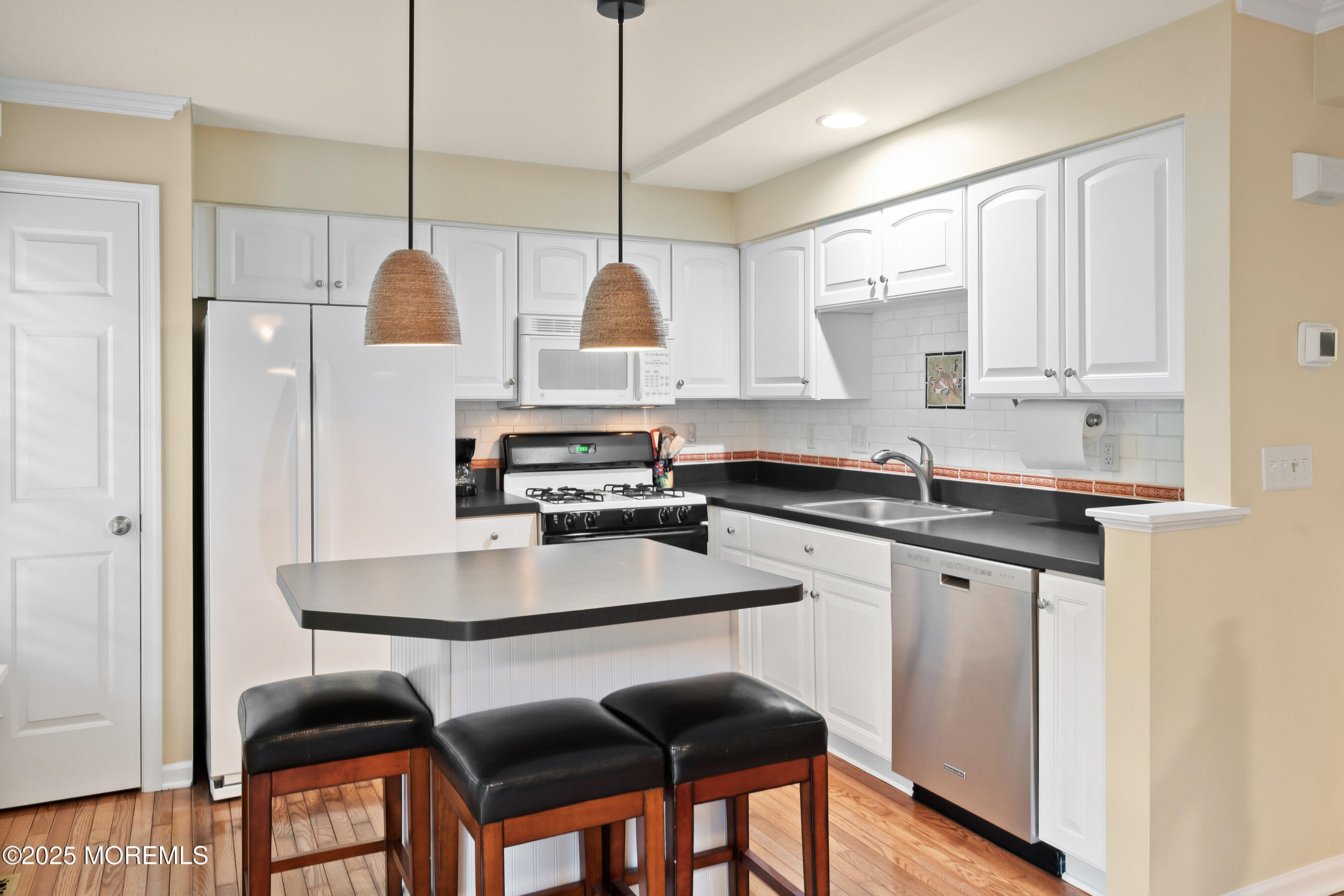 6 New Castle Street, Farmingdale, NJ, 07727 image 12