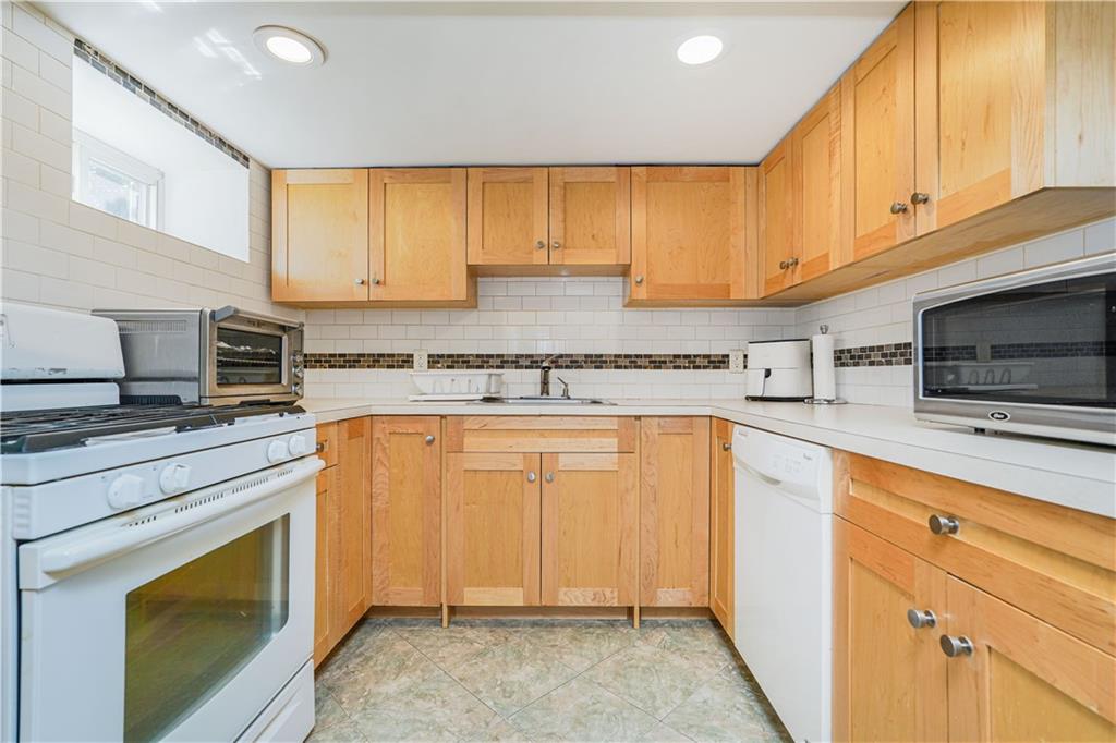 86 Fremont Avenue, Staten  Island, New York, 10306 image 28