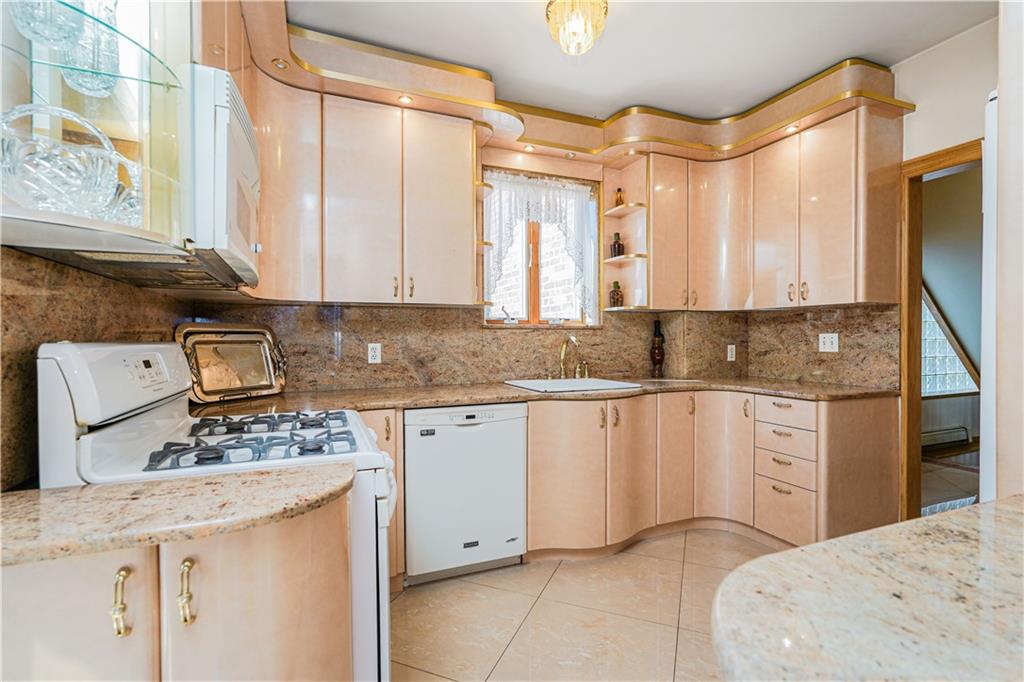86 Fremont Avenue, Staten  Island, New York, 10306 image 6