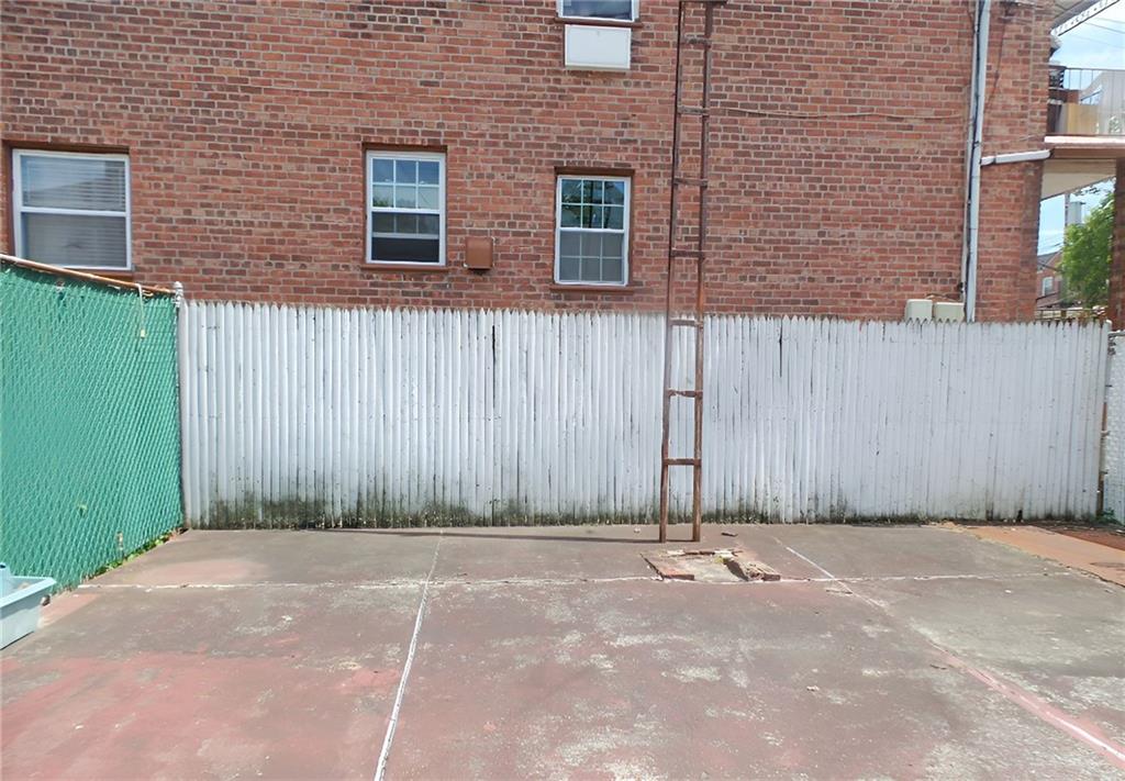 8704 Avenue M Image 4