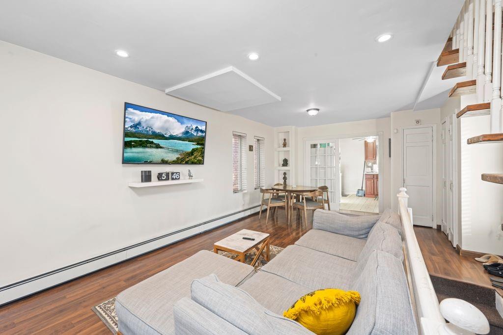 1102 East 94th Street Image 3