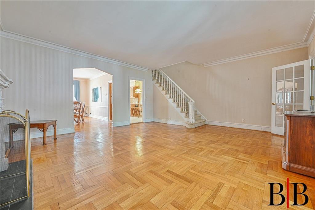 1473 East 16th Street Image 4