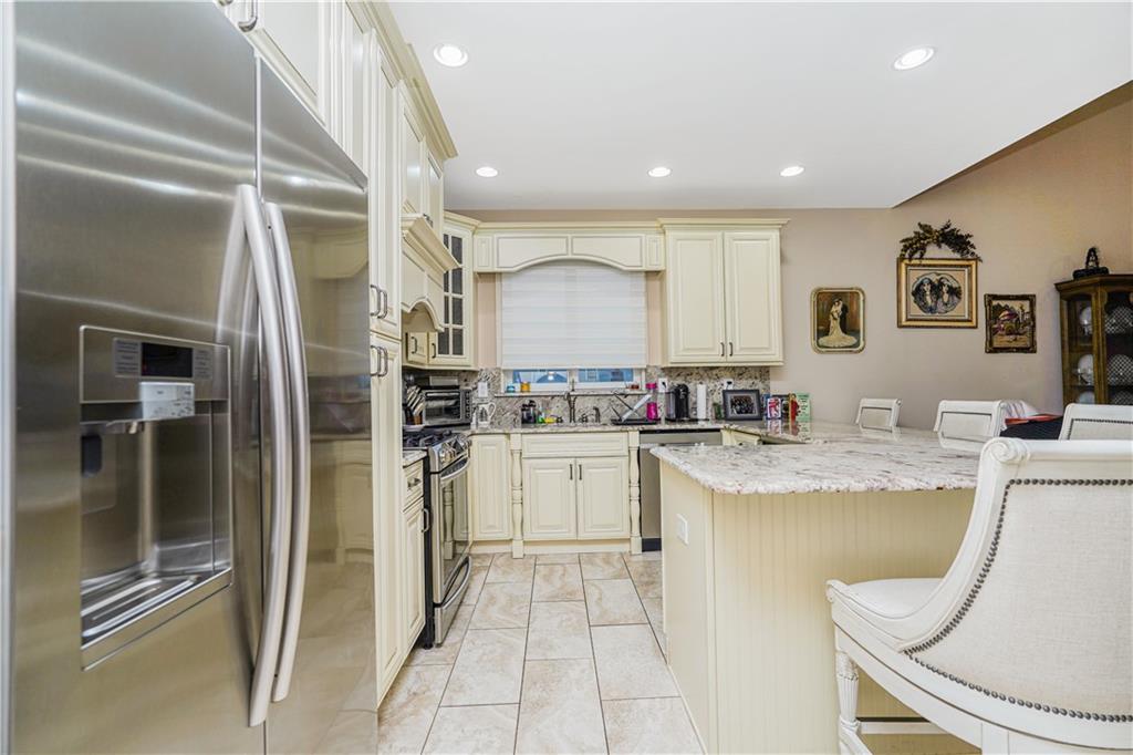 762 Seaview Avenue, Staten  Island, New York, 10305 image 19