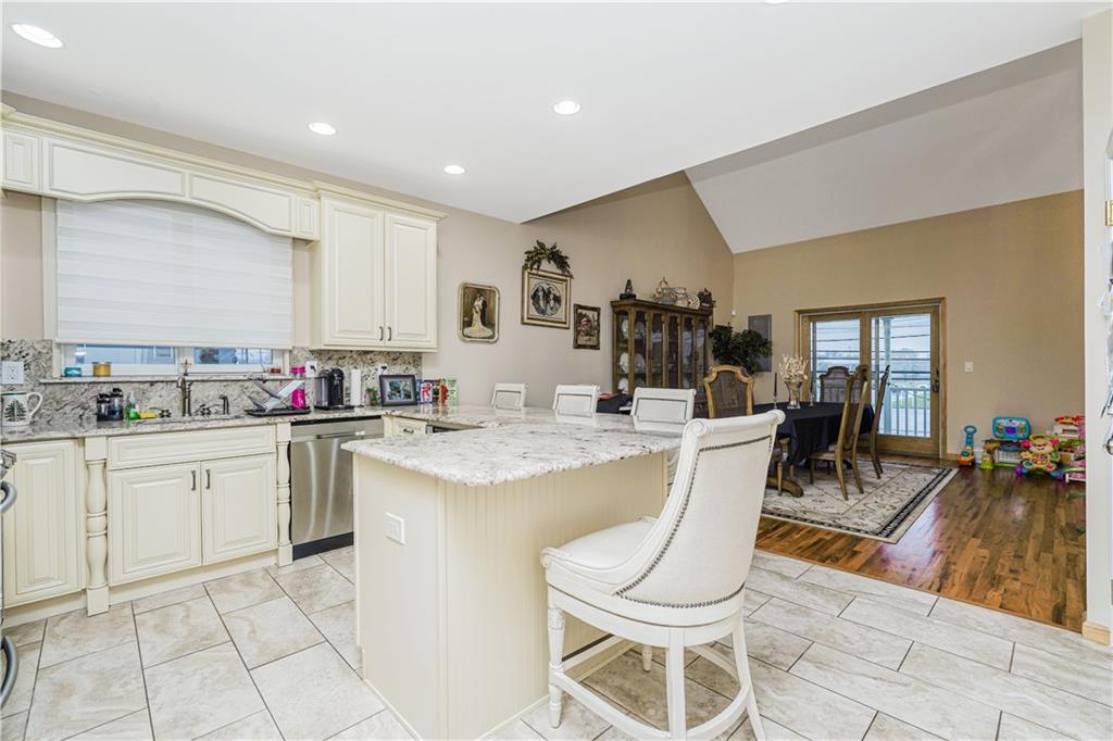 762 Seaview Avenue, Staten  Island, New York, 10305 image 20