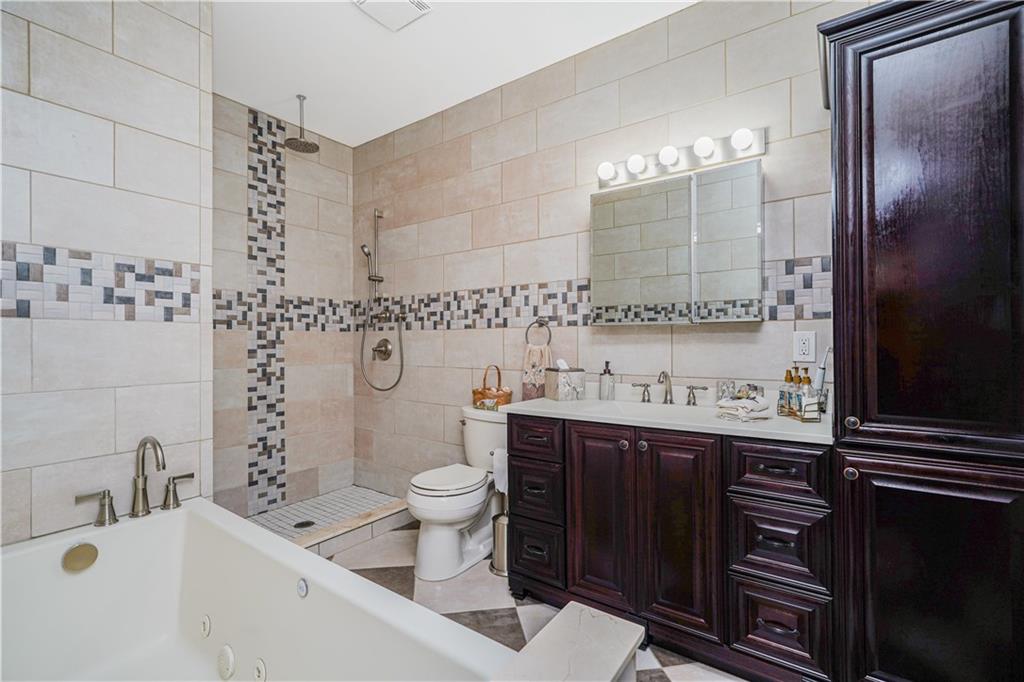 762 Seaview Avenue, Staten  Island, New York, 10305 image 32