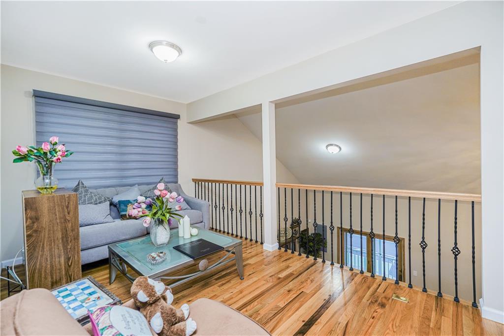 762 Seaview Avenue, Staten  Island, New York, 10305 image 7