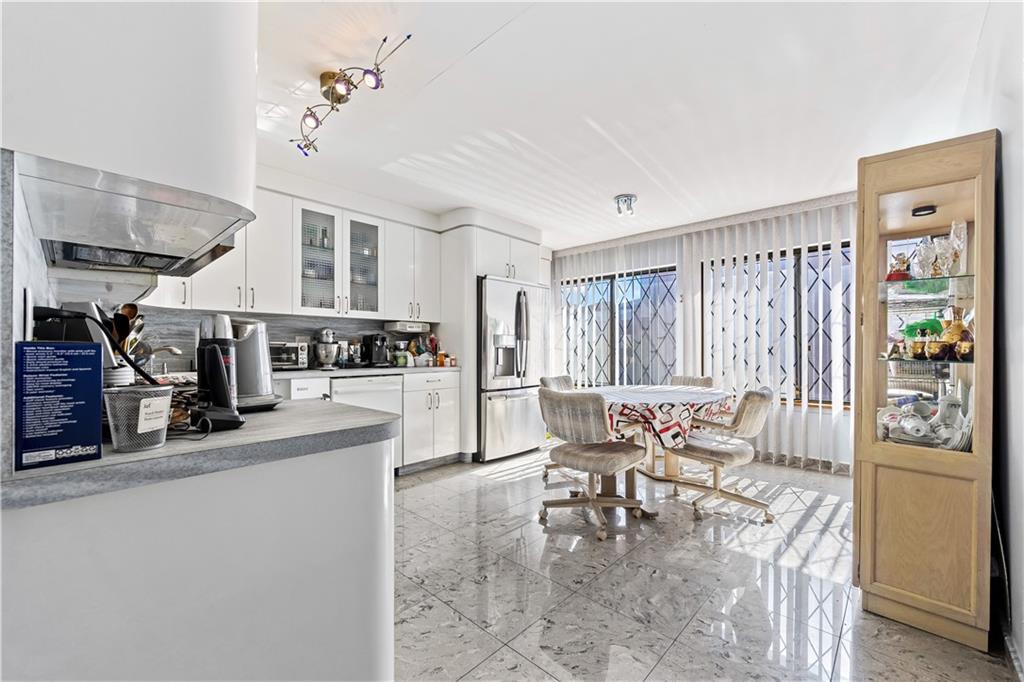 9 Maryland Lane, Staten  Island, New York, 10305 image 11