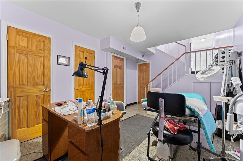 9 Maryland Lane, Staten  Island, New York, 10305 image 17