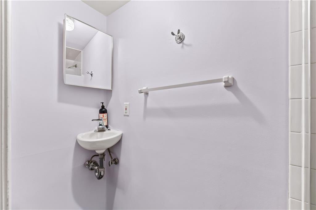 9 Maryland Lane, Staten  Island, New York, 10305 image 19
