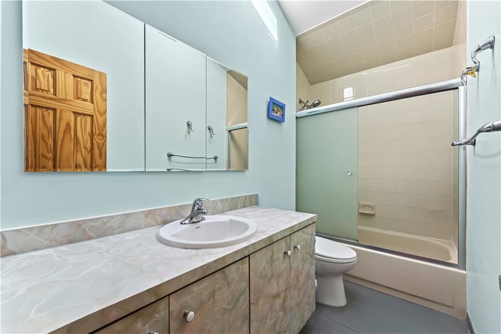 9 Maryland Lane, Staten  Island, New York, 10305 image 6